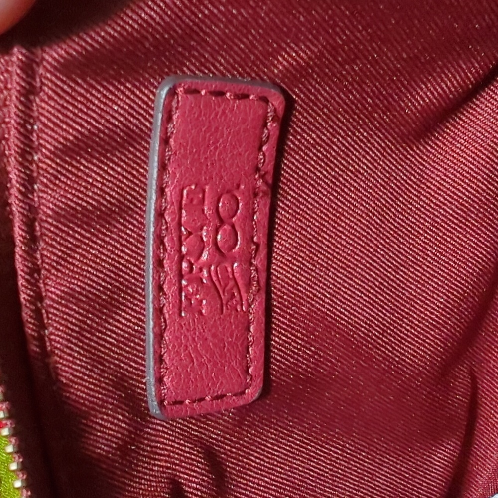 Frye & Co Burgundy Wristlet - Picture 7 of 12
